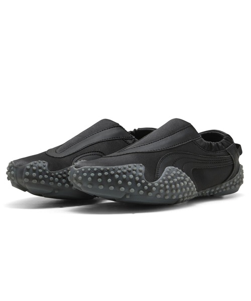 ADAM ET ROPE'(アダムエロペ)の「【PUMA(プーマ)】MOSTRO MOVE VENUS WNS(スニーカー・レディース・ブラック・25/24/23)」の2枚目の写真