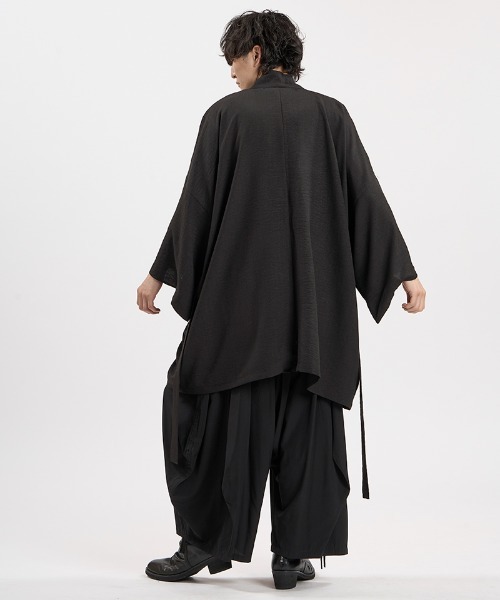 NO ID.(ノーアイディ)の「mcg3863-KIMONOラップガウン(459006-539S)(カーディガン/ボレロ・メンズ・ブラック×グレー/グレー/ブラック・ONE SIZE)」の8枚目の写真