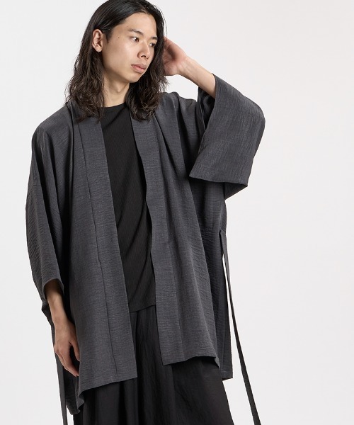 NO ID.(ノーアイディ)の「mcg3863-KIMONOラップガウン(459006-539S)(カーディガン/ボレロ・メンズ・ブラック×グレー/グレー/ブラック・ONE SIZE)」の9枚目の写真
