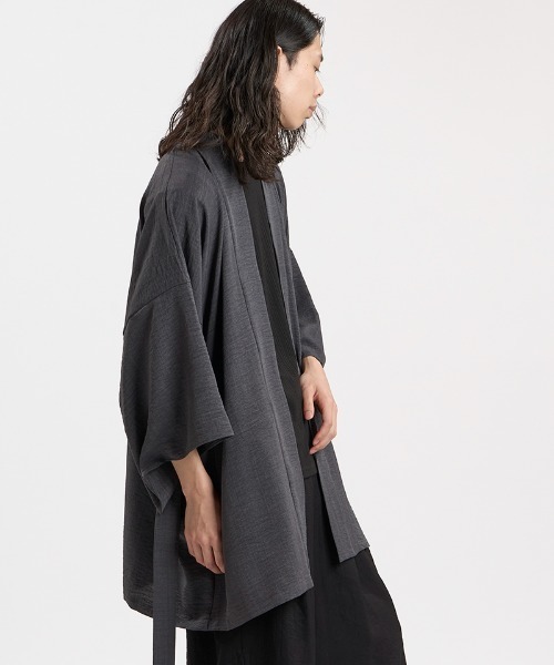 NO ID.(ノーアイディ)の「mcg3863-KIMONOラップガウン(459006-539S)(カーディガン/ボレロ・メンズ・ブラック×グレー/グレー/ブラック・ONE SIZE)」の10枚目の写真