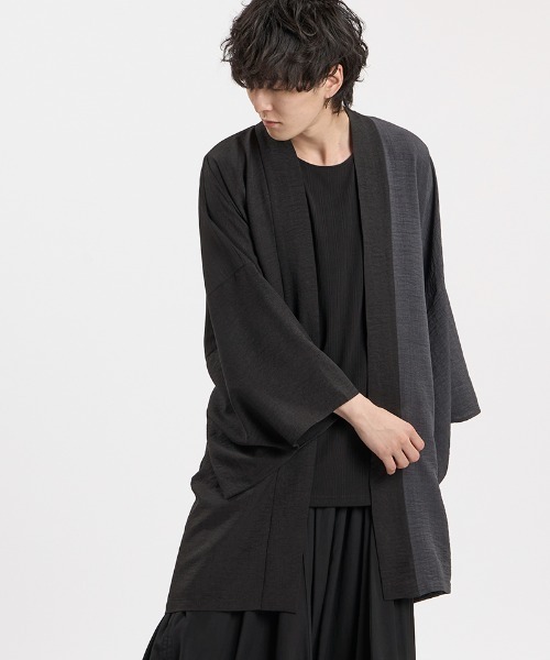 NO ID.(ノーアイディ)の「mcg3863-KIMONOラップガウン(459006-539S)(カーディガン/ボレロ・メンズ・ブラック×グレー/グレー/ブラック・ONE SIZE)」の14枚目の写真