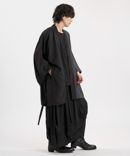 NO ID.(ノーアイディ)の「mcg3863-KIMONOラップガウン(459006-539S)(カーディガン/ボレロ・メンズ・ブラック×グレー/グレー/ブラック・ONE SIZE)」の16枚目の写真