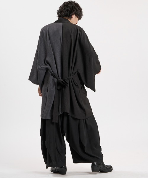 NO ID.(ノーアイディ)の「mcg3863-KIMONOラップガウン(459006-539S)(カーディガン/ボレロ・メンズ・ブラック×グレー/グレー/ブラック・ONE SIZE)」の17枚目の写真