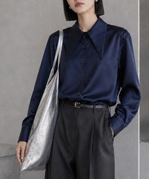 【レトロな襟をモードに更新】ロングカラーデザイン サテンブラウス 秋服