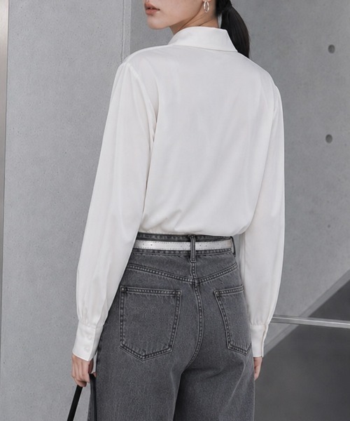 CLOTHY(クロシィ)の「【レトロな襟をモードに更新】ロングカラーデザイン サテンブラウス 秋服(シャツ/ブラウス・レディース・ネイビー/オフホワイト/グレー・FREE)」の17枚目の写真