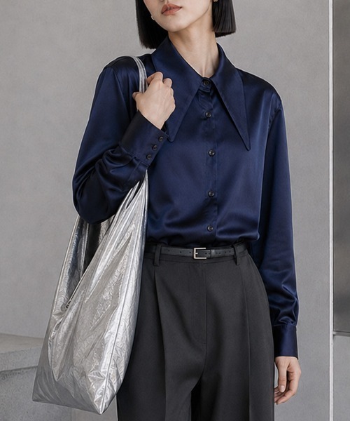 CLOTHY(クロシィ)の「【レトロな襟をモードに更新】ロングカラーデザイン サテンブラウス 秋服(シャツ/ブラウス・レディース・ネイビー/オフホワイト/グレー・FREE)」の14枚目の写真