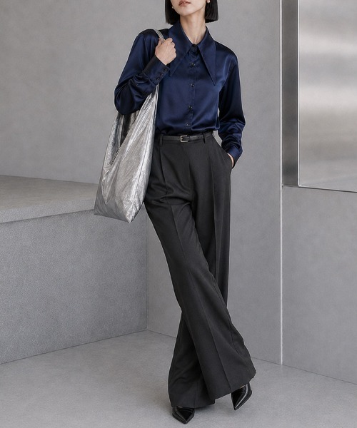 CLOTHY(クロシィ)の「【レトロな襟をモードに更新】ロングカラーデザイン サテンブラウス 秋服(シャツ/ブラウス・レディース・ネイビー/オフホワイト/グレー・FREE)」の10枚目の写真