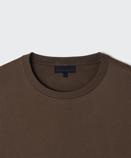 MUSINSA STANDARD（ムシンサスタンダード）の「[プラス] 記者 コットン レギュラークルーネックTシャツ [ブラウン]（Tシャツ/カットソー・メンズ・その他・SMALL/MEDIUM/LARGE/X-LARGE/2XL/3XL）」の4枚目の写真