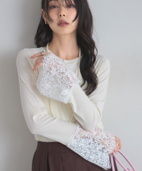 &. NOSTALGIA(アンドドットノスタルジア)の「袖口レースフレア袖プルオーバー(Tシャツ/カットソー・レディース・ブラック/オフホワイト・FREE)」の1枚目の写真