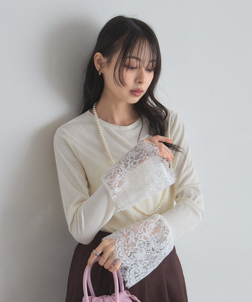 &. NOSTALGIA(アンドドットノスタルジア)の「袖口レースフレア袖プルオーバー(Tシャツ/カットソー・レディース・ブラック/オフホワイト・FREE)」の7枚目の写真