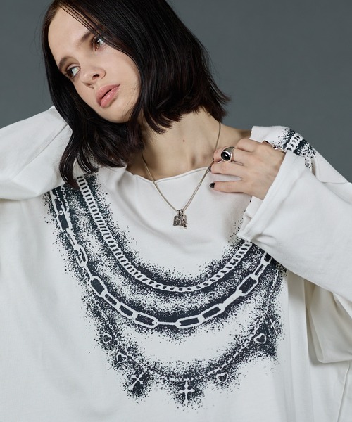 ERAR(エラー)の「【ERAR】ワイドネックフェイクレイヤードネックレスプリントダメージロンT(Tシャツ/カットソー・メンズ・ブラック系1/ホワイト系1/ブラック系2・XL/L/M/S)」の9枚目の写真