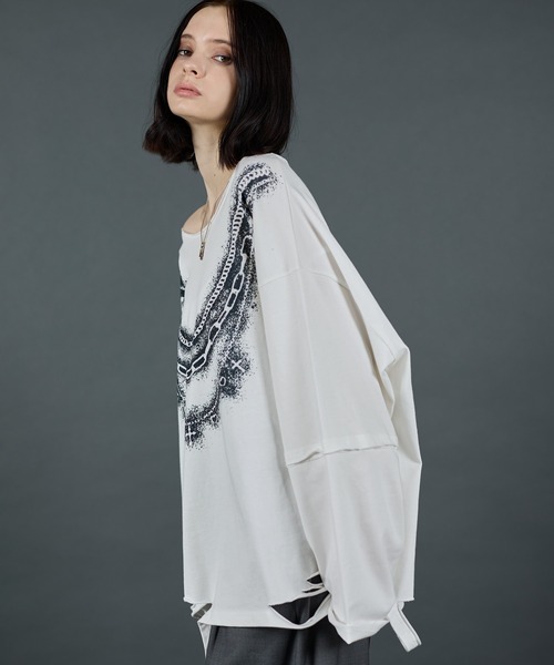 ERAR(エラー)の「【ERAR】ワイドネックフェイクレイヤードネックレスプリントダメージロンT(Tシャツ/カットソー・メンズ・ブラック系1/ホワイト系1/ブラック系2・XL/L/M/S)」の10枚目の写真