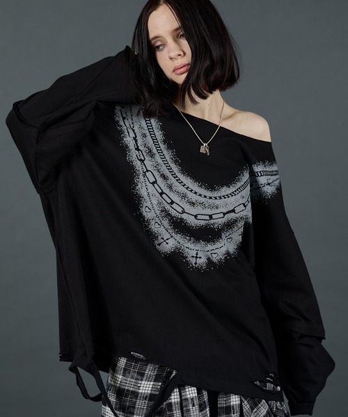 ERAR(エラー)の「【ERAR】ワイドネックフェイクレイヤードネックレスプリントダメージロンT(Tシャツ/カットソー・メンズ・ブラック系1/ホワイト系1/ブラック系2・XL/L/M/S)」の21枚目の写真