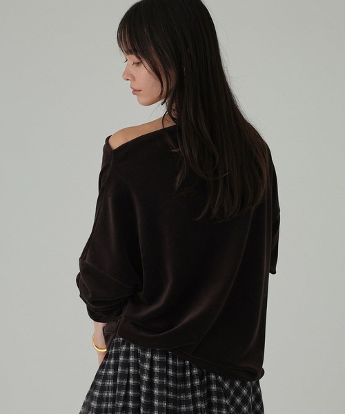 BABYLONE（バビロン）の「ベロアニュアンスロングスリーブプルオーバー［洗濯可］（Tシャツ/カットソー・レディース・ブラウン/ブラック/グレー・フリー）」の5枚目の写真