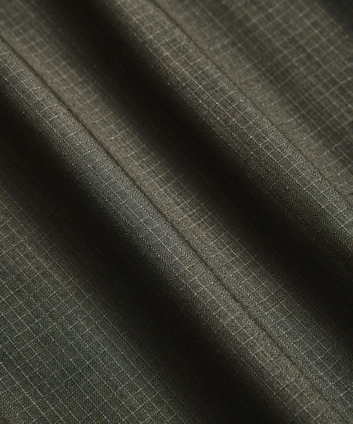 UNITED TOKYO(ユナイテッドトウキョウ)の「【新作】WOOL NYLON RIPSTOP ロングスリーブシャツ |撥水/軽量/通気性/防汚/防臭/耐久/シワ防止(シャツ/ブラウス・メンズ・ライトグレー/ブラック/カーキ・2/1)」の7枚目の写真