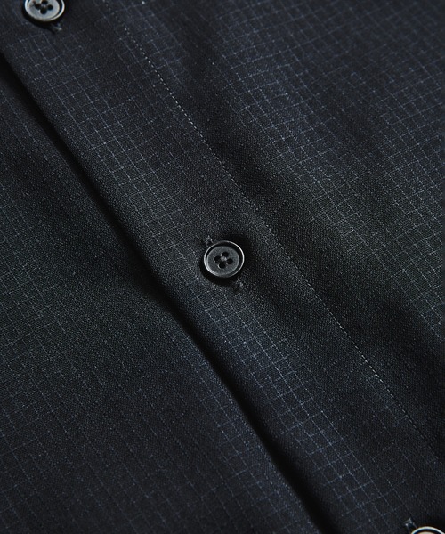 UNITED TOKYO(ユナイテッドトウキョウ)の「【新作】WOOL NYLON RIPSTOP ロングスリーブシャツ |撥水/軽量/通気性/防汚/防臭/耐久/シワ防止(シャツ/ブラウス・メンズ・ライトグレー/ブラック/カーキ・2/1)」の6枚目の写真