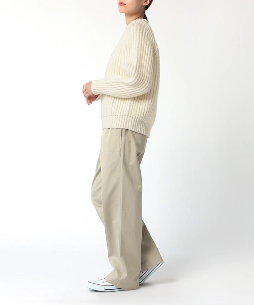 J.B. ATTIRE(ジェイビーアタイア)の「J.B. ATTIRE NEW YORK LOW GAUGE KNIT(ニット/セーター・レディース・White・1)」の2枚目の写真
