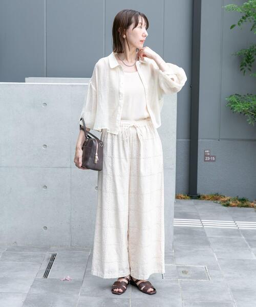 ITEMS URBANRESEARCH（アイテムズ アーバンリサーチ）の「シアークロップドボリュームスリーブシャツ（シャツ/ブラウス・レディース・オフホワイト/オレンジ系その他/ブラック・FREE）」の8枚目の写真