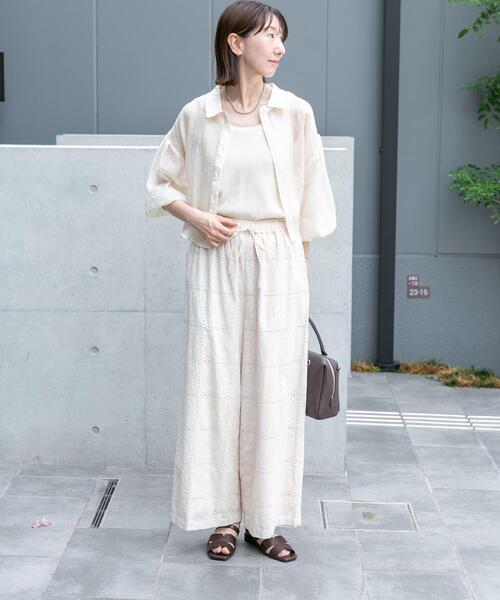 ITEMS URBANRESEARCH（アイテムズ アーバンリサーチ）の「シアークロップドボリュームスリーブシャツ（シャツ/ブラウス・レディース・オフホワイト/オレンジ系その他/ブラック・FREE）」の9枚目の写真