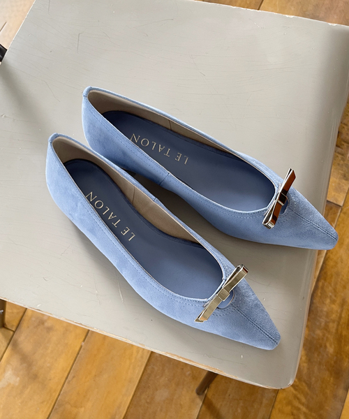 FLAT（フラット）の「フレンチスクエアメタルリボンフラット（その他シューズ・レディース・サックスブルー/チョコ/キャメル/ブラック・24.5cm/24cm/23cm/22.5cm/22cm/23.5cm/25cm）」の3枚目の写真