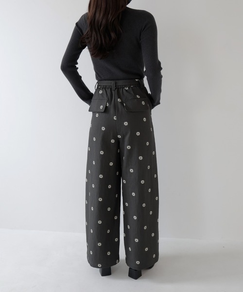 AMUU. PRECIEUSE(アムープレシューズ)の「フラワードットリボンベルトワイドパンツ(その他パンツ・レディース・チャコールグレー・FREE)」の9枚目の写真