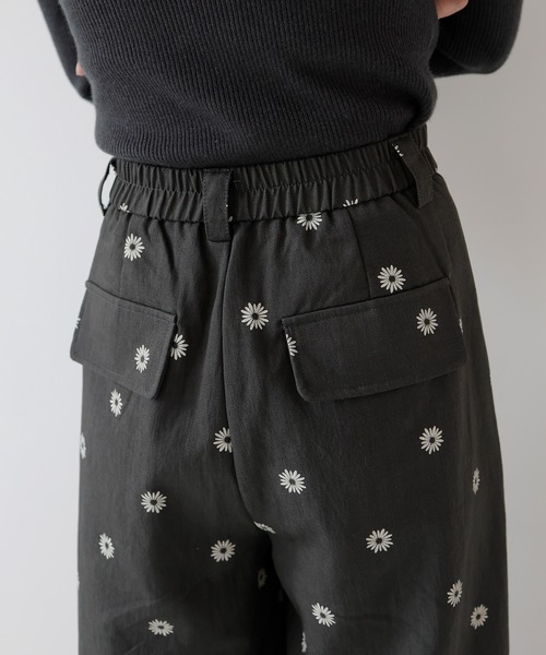 AMUU. PRECIEUSE(アムープレシューズ)の「フラワードットリボンベルトワイドパンツ(その他パンツ・レディース・チャコールグレー・FREE)」の12枚目の写真