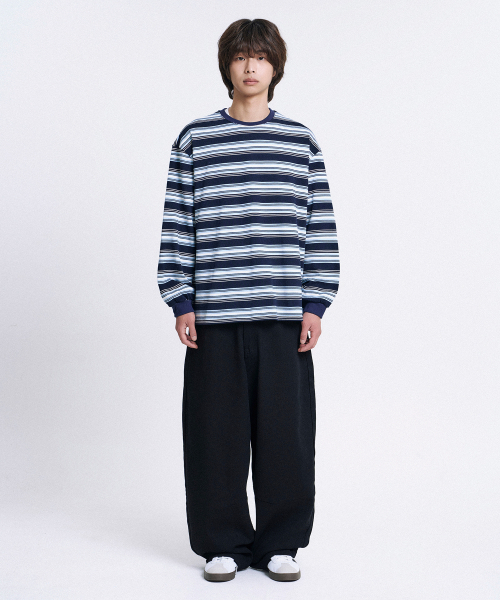 MOOVN(ムブン)の「レイヤーストライプロングスリーブTシャツ ネイビー(Tシャツ/カットソー・レディース・その他・SMALL/MEDIUM/LARGE)」の3枚目の写真