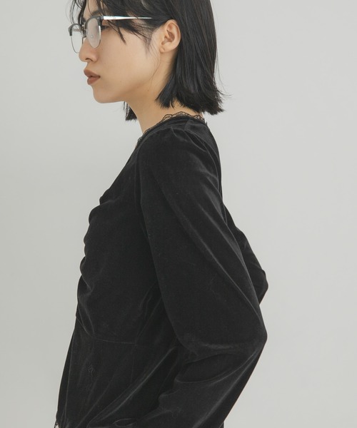 KBF（ケイビーエフ）の「ベロアペプラムトップス（Tシャツ/カットソー・レディース・ブラック/グレー/ブラウン・ONE）」の5枚目の写真
