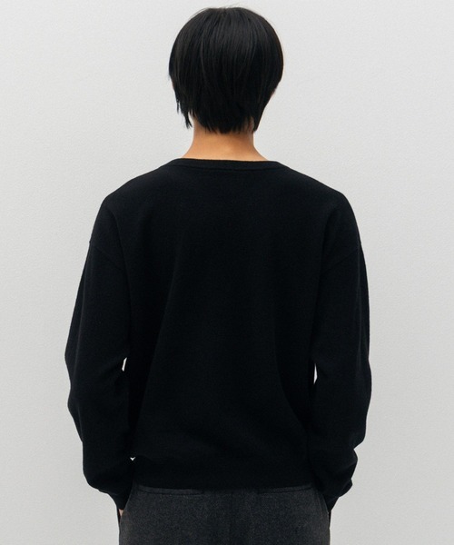 LURAKU(ルラク)の「【LURAKU】Cashmere Blend V-neck Knit / カシミヤブレンドVネックニット(ニット/セーター・メンズ・グレー/ブラック/ベージュ・MEDIUM/SMALL/LARGE)」の5枚目の写真