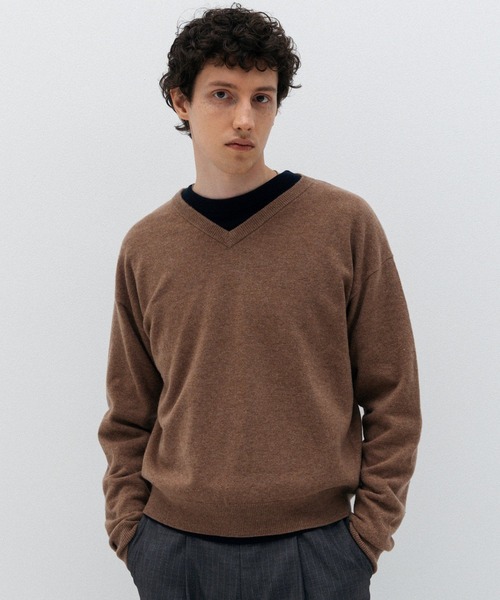 LURAKU(ルラク)の「【LURAKU】Cashmere Blend V-neck Knit / カシミヤブレンドVネックニット(ニット/セーター・メンズ・グレー/ブラック/ベージュ・MEDIUM/SMALL/LARGE)」の19枚目の写真