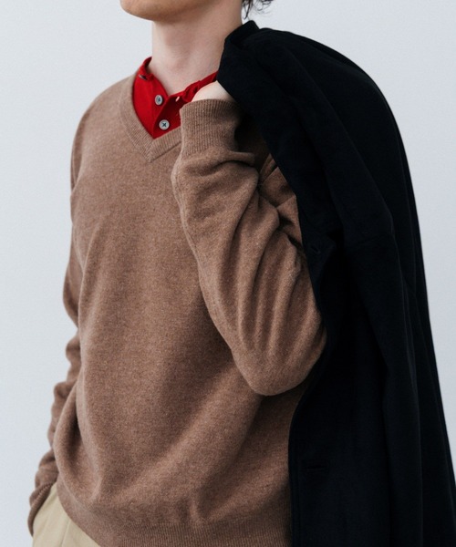 LURAKU(ルラク)の「【LURAKU】Cashmere Blend V-neck Knit / カシミヤブレンドVネックニット(ニット/セーター・メンズ・グレー/ブラック/ベージュ・MEDIUM/SMALL/LARGE)」の20枚目の写真