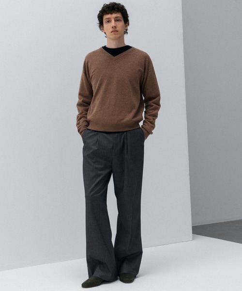 LURAKU(ルラク)の「【LURAKU】Cashmere Blend V-neck Knit / カシミヤブレンドVネックニット(ニット/セーター・メンズ・グレー/ブラック/ベージュ・MEDIUM/SMALL/LARGE)」の21枚目の写真