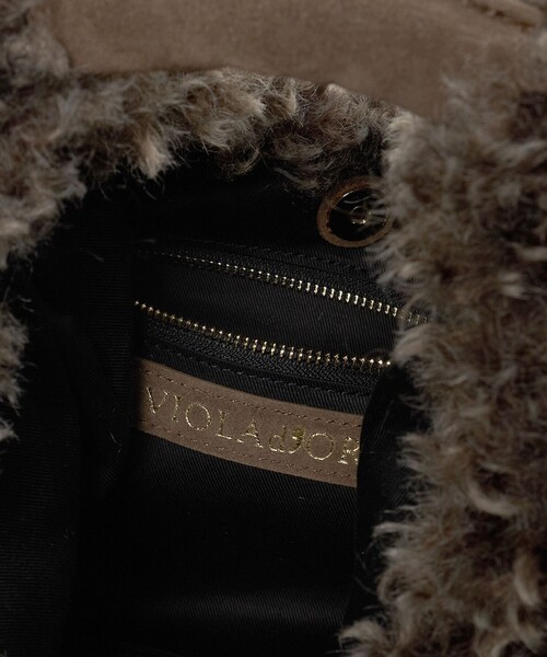 VIOLAd'ORO（ヴィオラドーロ）の「＜VIOLAd’ORO＞ELMO カーリー ワンショルダーバッグ（ショルダーバッグ・レディース・ダークブラウン・FREE）」の12枚目の写真