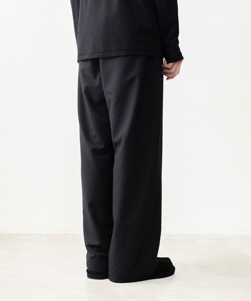 ATTACHMENT(アタッチメント)の「【 LIMITED 】2ウェイストレッチクロス 1タック トラウザーズ / PE 2WAY STRETCH CLOTH 1TUCK TROUSERS(スラックス・メンズ・ブラック/ダークグレー・1/2/4/3)」の6枚目の写真