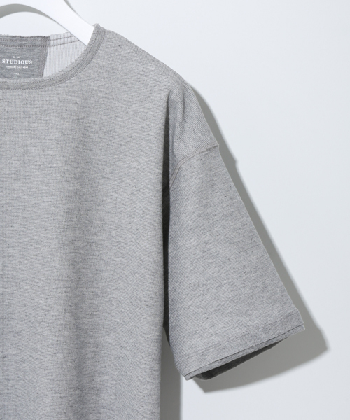 STUDIOUS(ステュディオス)の「コンパクトワッフルラウンドT (Tシャツ/カットソー・メンズ・ホワイト/グレー・3/2/1)」の4枚目の写真