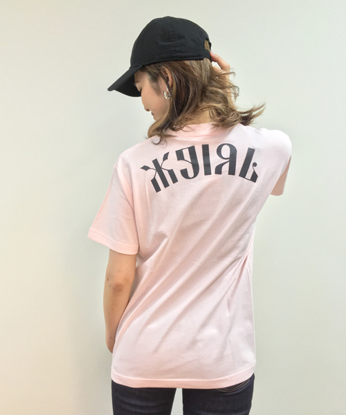 X-girl（エックスガール）の「CROSS S/S TEE /Tシャツ/TEE/半袖/無地/バックプリント/ロゴ/夏/十字架/クロス/タギング（Tシャツ/カットソー・レディース・ホワイト/ピンク/ブラック・2/1）」の8枚目の写真