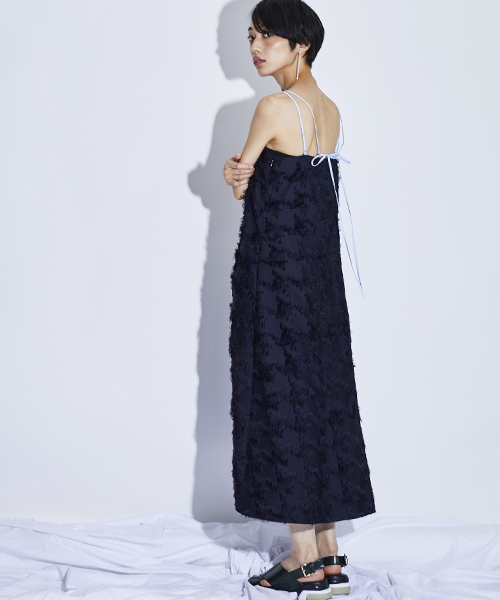 STUDIOUS（ステュディオス）の「カットジャカードアシンメトリーワンピース（ワンピース・レディース・ネイビー/オフホワイト・FREE）」の5枚目の写真