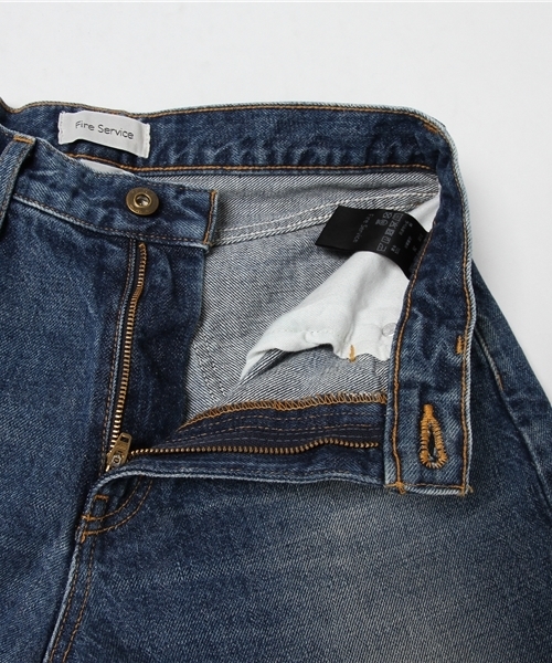 fireservice(ファイヤーサービス)の「【Fire Service x 高橋志津奈】ファイヤーサービス ガールフレンドデニムパンツ(デニムパンツ・レディース・ブルー・24/23/25/26)」の4枚目の写真