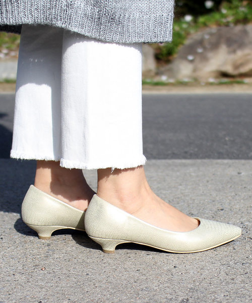 AmiAmi(アミアミ)の「《2020春夏新色追加!》走れるパンプス/美脚ポインテッドトゥ3pヒールパンプス(パンプス)」|ゴールド