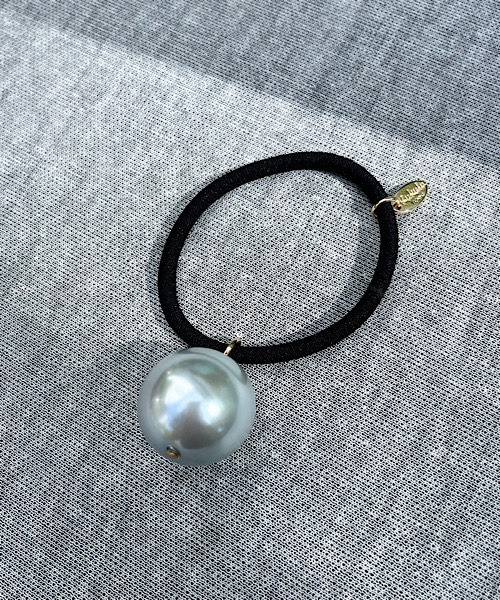 tone（トーン）の「【KuKuLu TOKYO】パールポニー（ヘアゴム・レディース・グレー/ブラウン/ホワイト/レッド/ダークブラウン/ブラック/グリーン/ゴールド/パープル/ピンク/ブルー・FREE）」の7枚目の写真