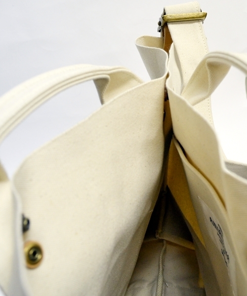 SHIPS（シップス）の「AMIACALVA for SHIPS: ボーダー キャンバス/トートバッグ■（トートバッグ・メンズ・ブルー系その他/レッド系その他/イエロー系その他・ONE SIZE）」の19枚目の写真