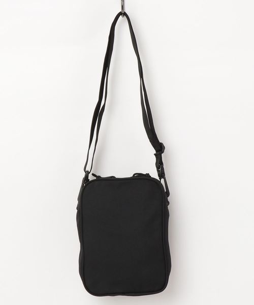 THRASHER(スラッシャー)の「MAG LOGO MINI SHOULDER POUCH/スラッシャー ユニセックス ショルダーポーチ(ショルダーバッグ・メンズ・ブラック×ホワイト/ブラック×レッド・FREE)」の5枚目の写真