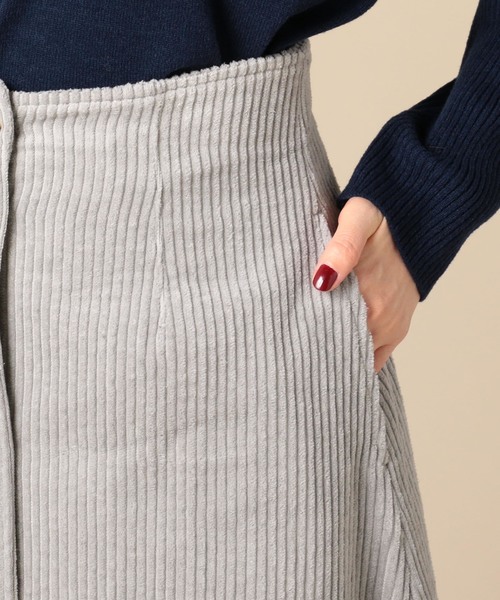 Doux archives（ドゥアルシーヴ）の「6Wコーデュロイフロントボタンスカート（スカート・レディース・グレー/ベージュ/オフホワイト・SMALL/MEDIUM）」の15枚目の写真