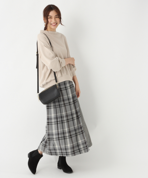 GLOBAL WORK（グローバルワーク）の「トリプルフレンドリードルマンスウェット/848771（スウェット・レディース・チャコールグレー/オフホワイト/ライトベージュ/グリーン系その他3/ベージュ・MEDIUM/LARGE）」の8枚目の写真