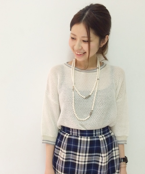 Chico(チコ)の「衿ラインすかし柄ニット(ニット/セーター・レディース・ホワイト/グレー/ネイビー・FREE)」の2枚目の写真