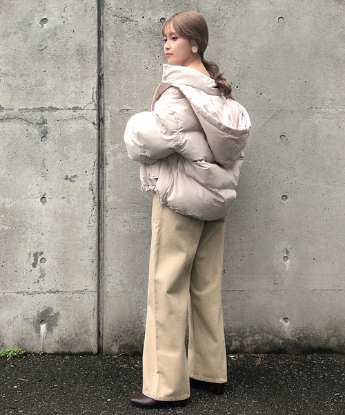 one after another NICE CLAUP(ワンアフターアナザーナイスクラップ)の「ハイウエストデニムパンツ(デニムパンツ・レディース・アイボリー/ネイビー/ベージュ/ブラック・SMALL/MEDIUM)」の14枚目の写真