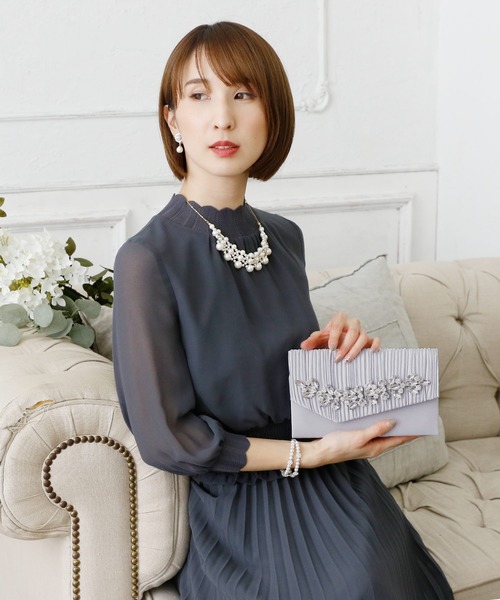 PourVous(プールヴー)の「シャイニービジュークラッチバッグ 結婚式 同窓会 オケージョン 二次会 お呼ばれ パーティーバッグ(クラッチバッグ・レディース・ブラック/ベージュ/シルバー・FREE)」の7枚目の写真