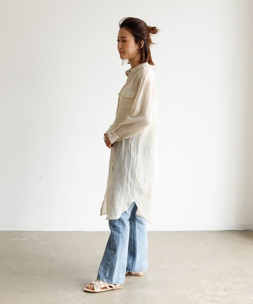 Auntie Rosa Holiday（アンティローザホリデー）の「シアーガーゼバンドカラーポケットシャツワンピ（チュニック・レディース・ナチュラル/ネイビー/カーキ/ブルー・FREE）」の7枚目の写真