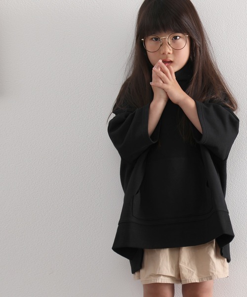 classicalelf(クラシカルエルフ)の「キッズサイドスリット バックロゴ入り無地ワイドプルオーバーパーカー(半袖)(パーカー・キッズ・アイボリー/ブラック/ホワイト/モカ/ライトカーキ・130/140/150)」の12枚目の写真