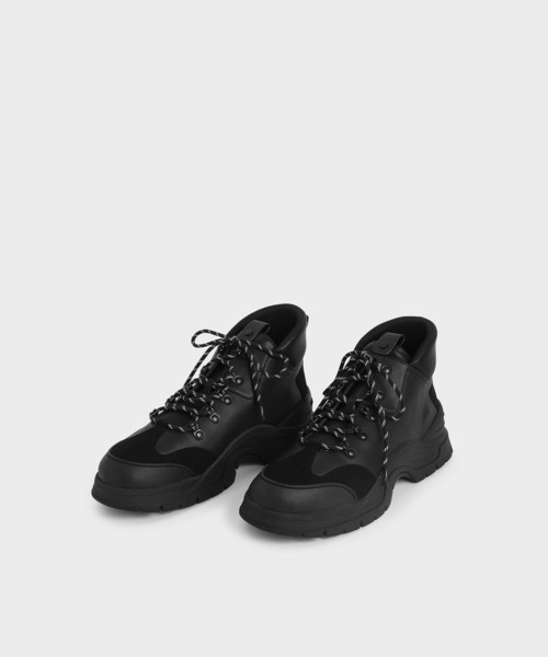 CHARLES & KEITH（チャールズ & キース）の「テクスチャード